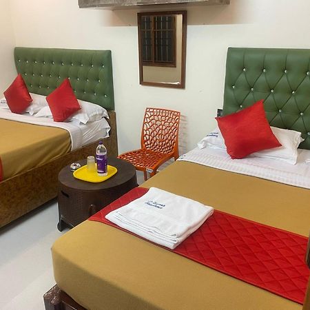 Le Suresh Guest House Пондичерри Экстерьер фото