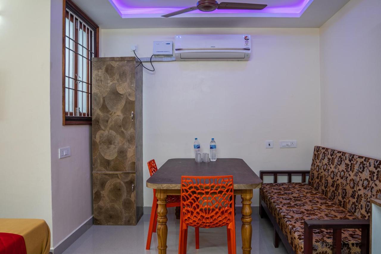 Le Suresh Guest House Пондичерри Экстерьер фото