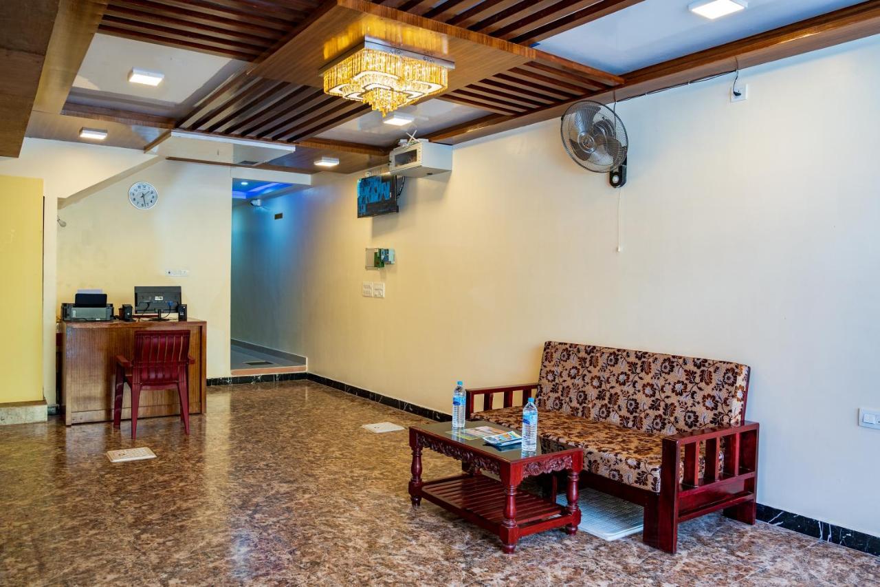Le Suresh Guest House Пондичерри Экстерьер фото