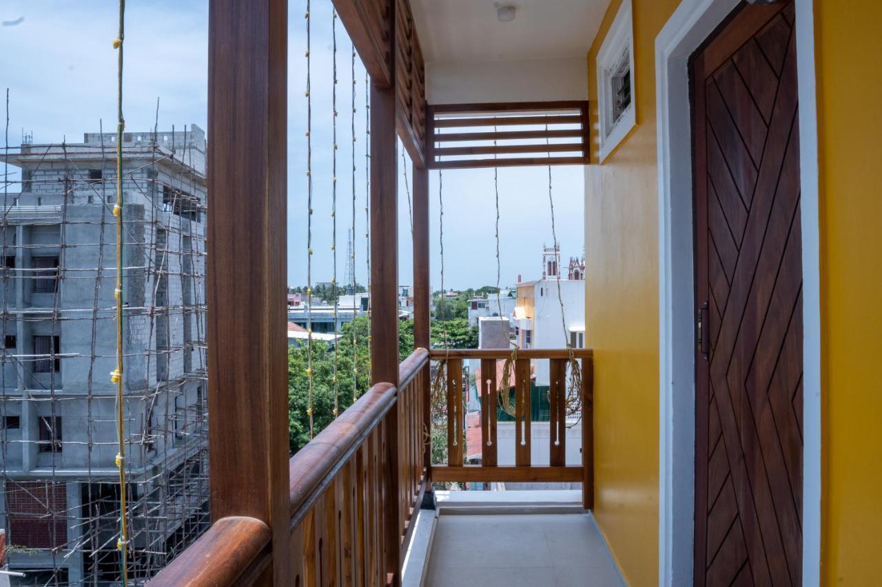Le Suresh Guest House Пондичерри Экстерьер фото