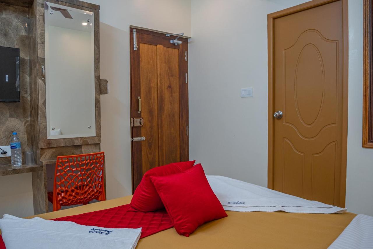 Le Suresh Guest House Пондичерри Экстерьер фото